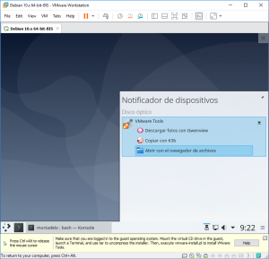 Imagen del notificador de dispositivos detectando el CD virtual de las VMware Tools